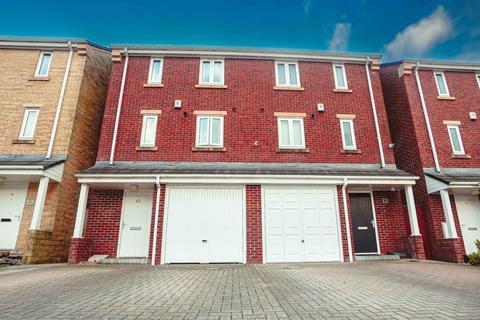 42 Ashby Gardens, Hyde, SK14 3EY