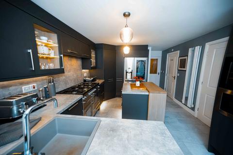 42 Ashby Gardens, Hyde, SK14 3EY