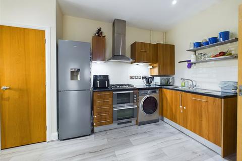 2 bedroom apartment for sale, Sutherland Close, Gloucester, Gloucestershire, GL4