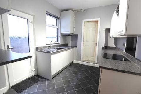 2 bedroom terraced house to rent, London Road, Stoke-on-Trent, ST4