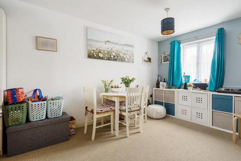 2 bedroom flat for sale - Swindon,  Wiltshire,  SN3