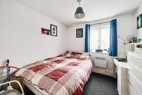 2 bedroom flat for sale, Swindon,  Wiltshire,  SN3