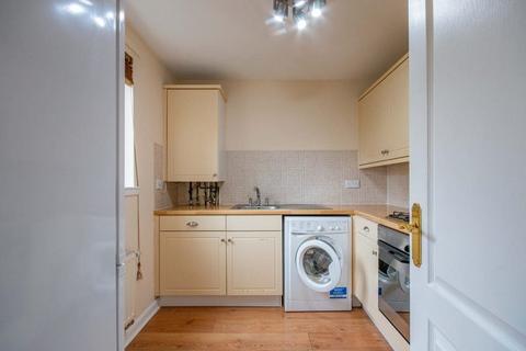 2 bedroom flat to rent, 2662L Gilmerton Road, Edinburgh, EH16 5TH
