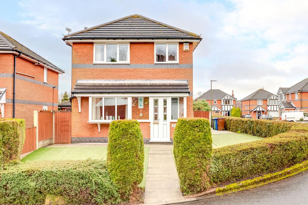 Standish Lower Ground, Wigan WN6 3 bed detached house for sale £240,000