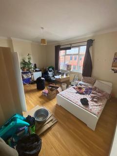 3 bedroom apartment to rent, High Street, Egham TW20