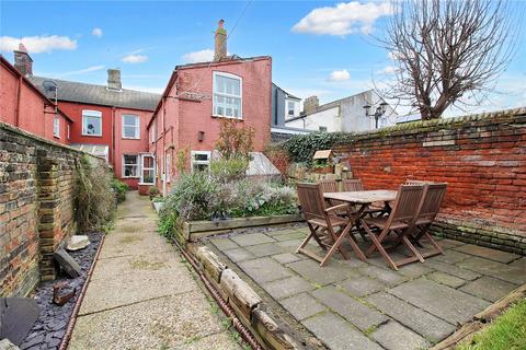 4 bedroom terraced house for sale - Denmark Road, Lowestoft, Suffolk, NR32