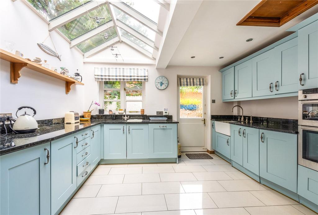 Kitchen/ Breakfast