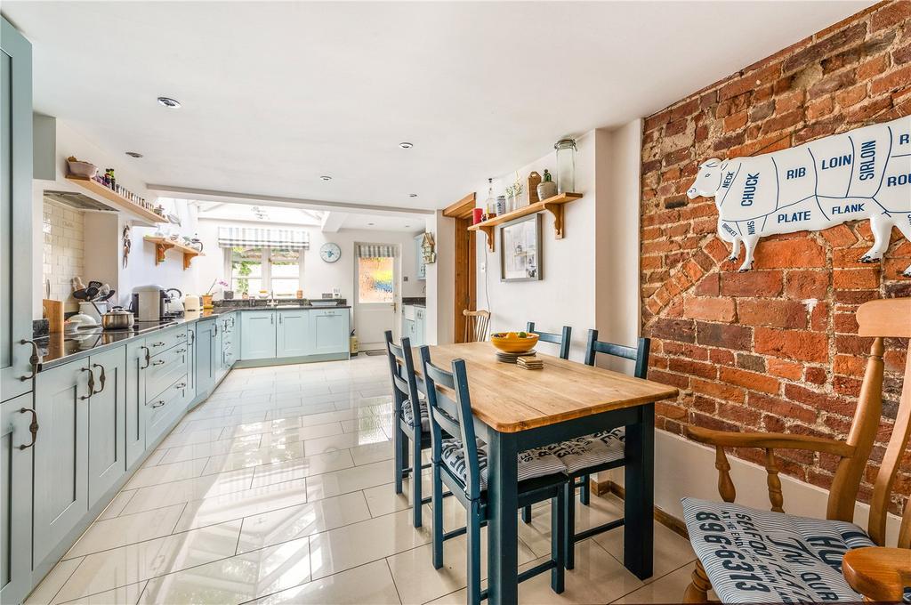 Kitchen/ Breakfast
