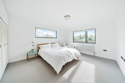 4 bedroom detached house to rent, /, West Horsley, KT24