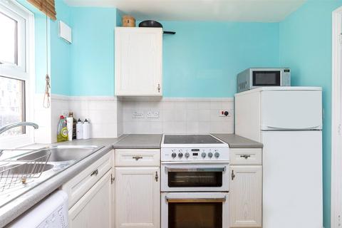 1 bedroom apartment for sale, Transom Close, Surrey Quays, London, SE16