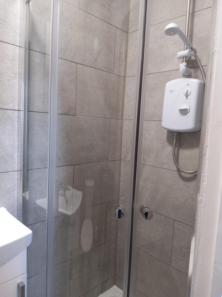 Room 2 bathroom