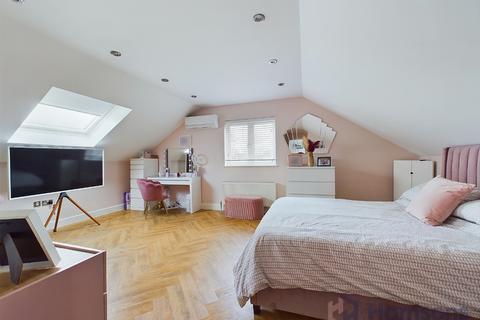 4 bedroom semi-detached house for sale, Sterling Road, Sittingbourne, Kent, ME10 1SJ