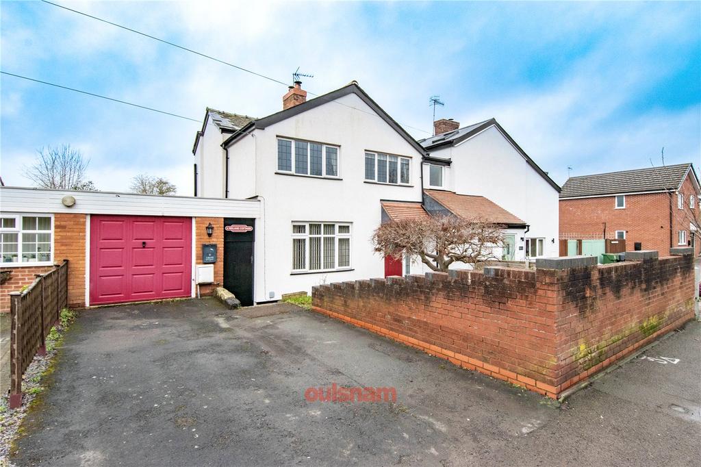 Shaw Lane, Stoke Prior, Bromsgrove... 3 bed semidetached house for
