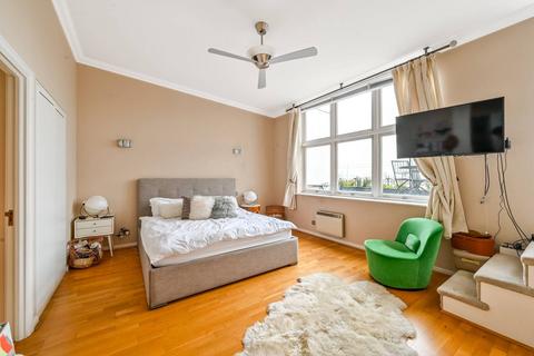 3 bedroom flat for sale, Jamestown Road, Camden Town, London, NW1