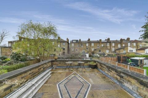 15 Walsingham Road, London, E5 8NE
