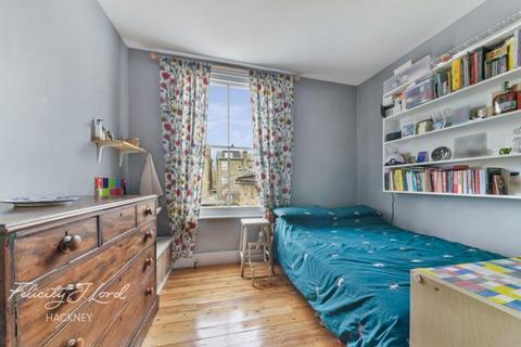 15 Walsingham Road, London, E5 8NE