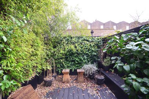 Flat 2, 1 Thornhill Square, London, N1 1BQ