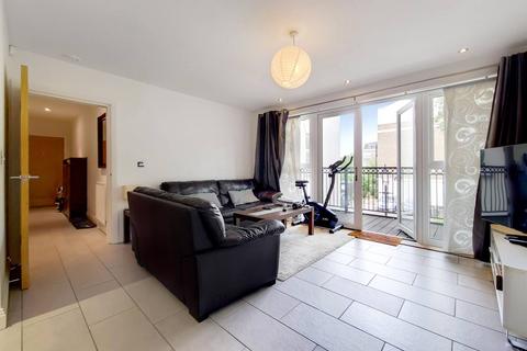 2 bedroom flat to rent, Wadham Mews, Mortlake, London, SW14