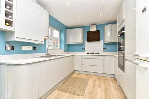 24 Brasted Close, Sutton, SM2 5BE