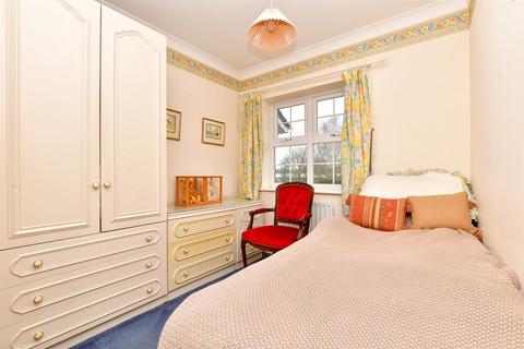 24 Brasted Close, Sutton, SM2 5BE