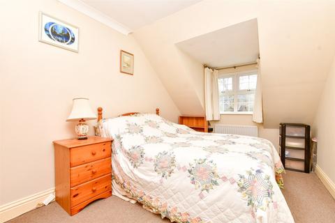 24 Brasted Close, Sutton, SM2 5BE