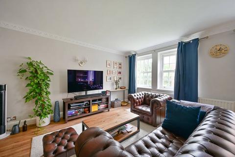 2 bedroom flat for sale, Parkside, Wimbledon Common, London, SW19
