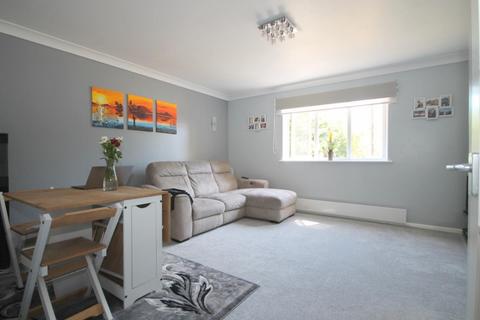 2 bedroom apartment for sale - Redford Close, Feltham, TW13