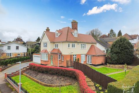 8 Kendal Avenue, Epping, CM16 4PN