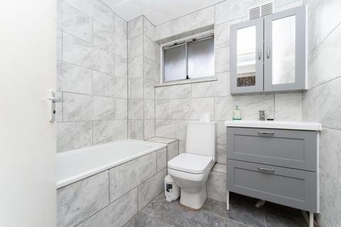27 Garrick Close, Ealing, London, W5 1AS