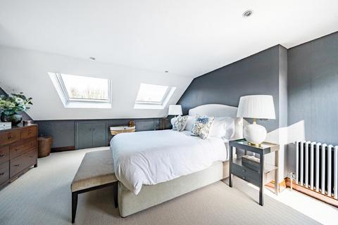 13 Lidyard Road, London, N19 5NR