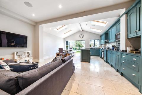 53 Braemar Avenue, London, SW19 8AY