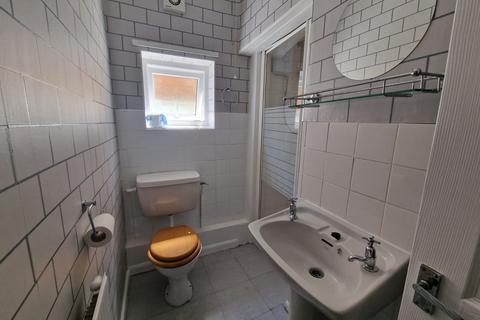 2 bedroom end of terrace house for sale - Stafford ST16
