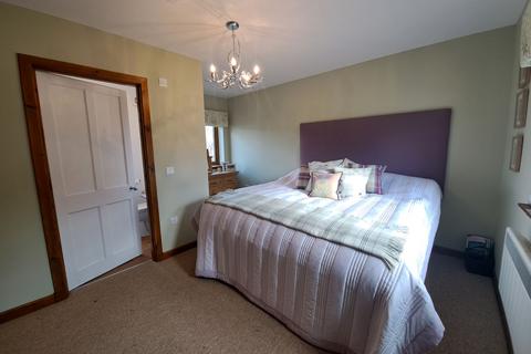 Honey Neuk Golf Course Road, Newtonmore, PH20 1AT