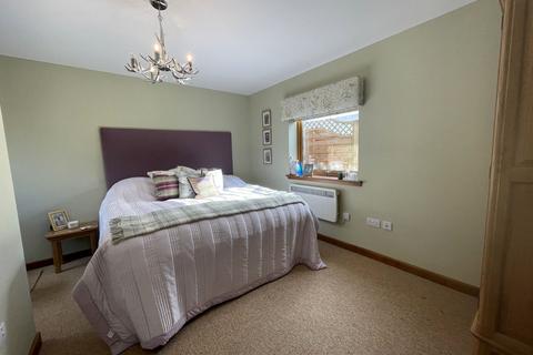 Honey Neuk Golf Course Road, Newtonmore, PH20 1AT
