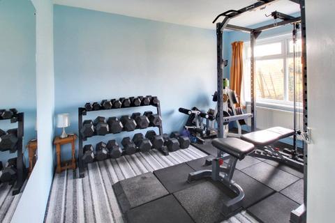 95 Meadow Way, Norwich, NR6 6XX
