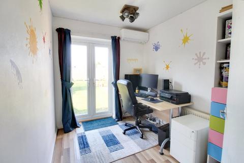 95 Meadow Way, Norwich, NR6 6XX
