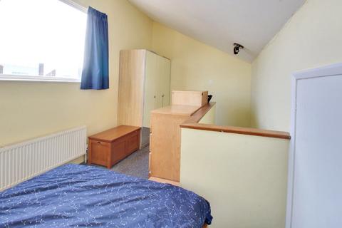 95 Meadow Way, Norwich, NR6 6XX