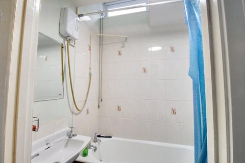 95 Meadow Way, Norwich, NR6 6XX
