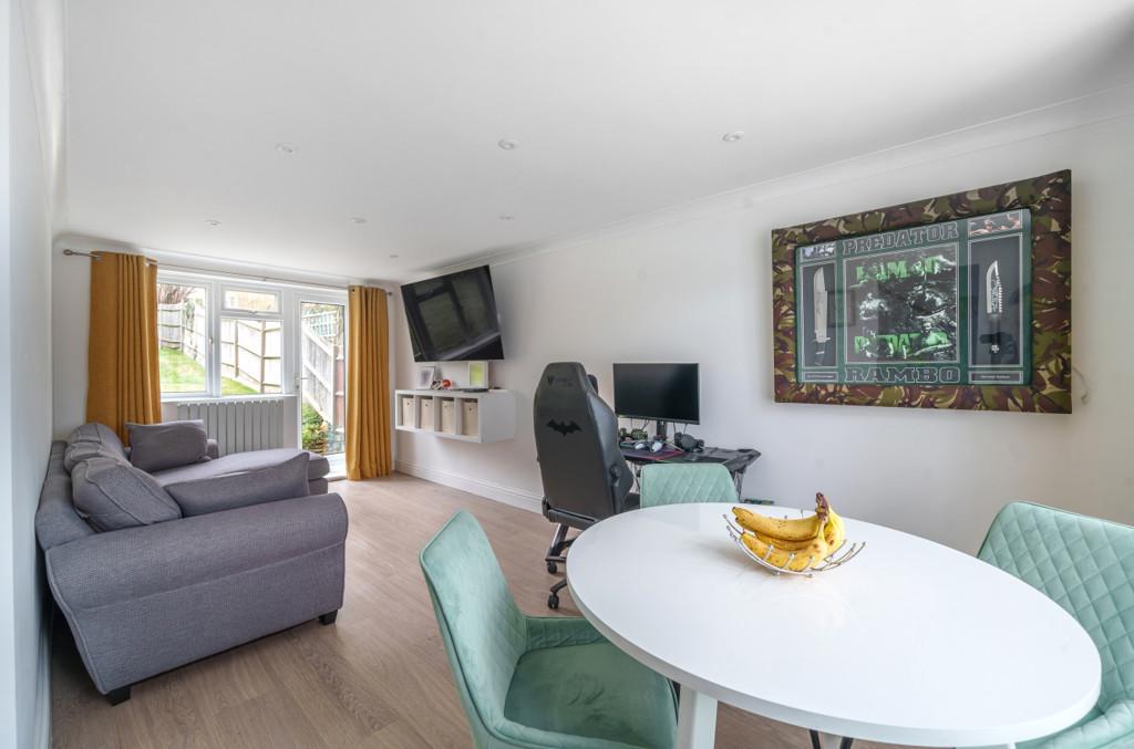 1100137 (4).jpg