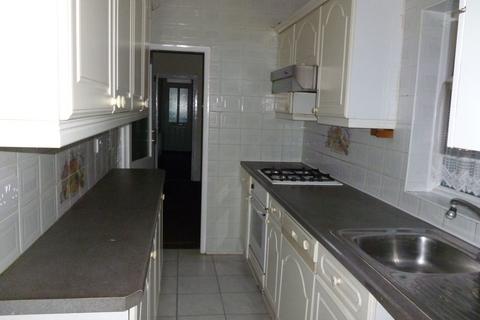 3 bedroom end of terrace house to rent, Belper Street, Leicester, LE4