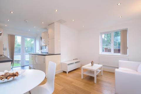2 bedroom apartment to rent - Palace Road London SW2