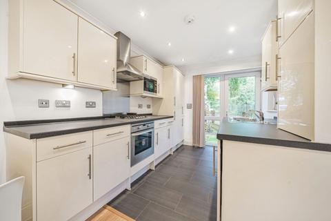 2 bedroom apartment to rent, Palace Road London SW2