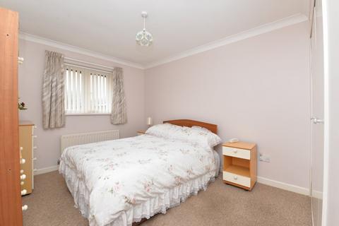19 Glengarry, New Milton, BH25 6UA