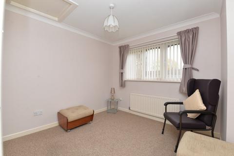 19 Glengarry, New Milton, BH25 6UA