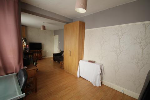 4 bedroom semi-detached house for sale - Audley Avenue Stretford, M32 9TG
