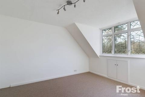 4 bedroom detached house for sale - The Embankment, Wraysbury, Berkshire, TW19