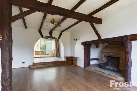 4 bedroom detached house for sale, The Embankment, Wraysbury, Berkshire, TW19