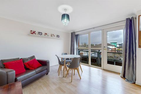 2/1, 1 Blanefield Gardens, Glasgow, G13 1BP