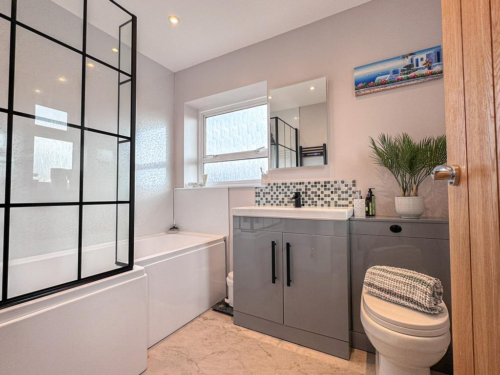 31 St Paul Road - Bathroom
