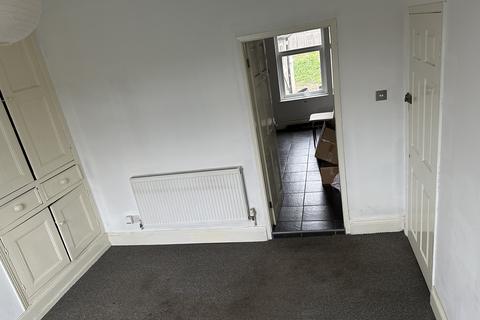 2 bedroom terraced house to rent - Batten Street, Leicester LE2